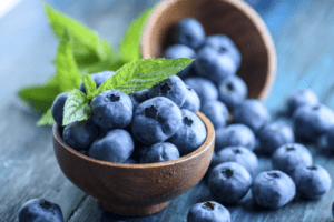 Blueberries are delicious, but did you know they are great for your skin! ä½ ä»¬çŸ¥é�“ä¹ˆï¼Œè“�èŽ“å¯¹çš®è‚¤æœ‰èŽ«å¤§çš„å¥½å¤„ï¼�💜